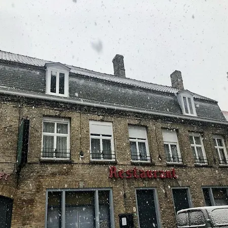 - Restaurant Au Tonnelier فندق بيرج
