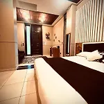 - Restaurant Au Tonnelier Hotel 3*
