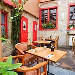 - Restaurant Au Tonnelier Hotel 3*