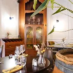 - Restaurant Au Tonnelier Hotel