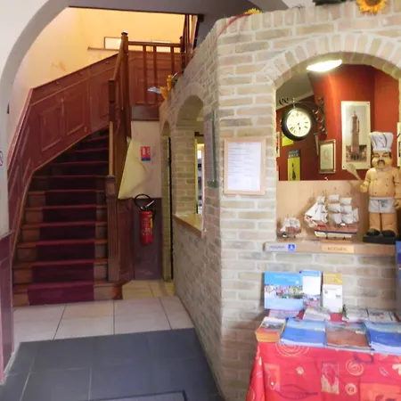 Hotel - Restaurant Au Tonnelier 3*