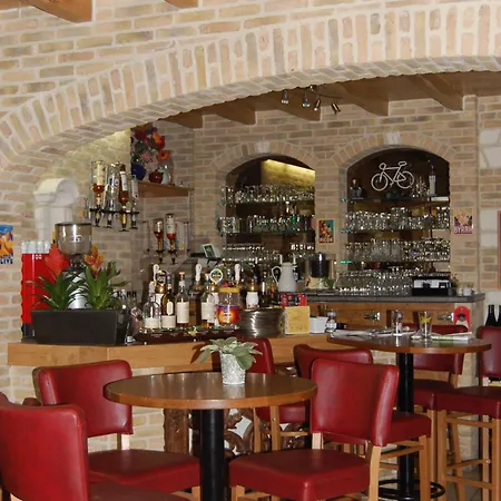 Hotel - Restaurant Au Tonnelier Bergues