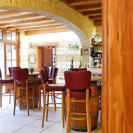Au Tonnelier 3* Bergues