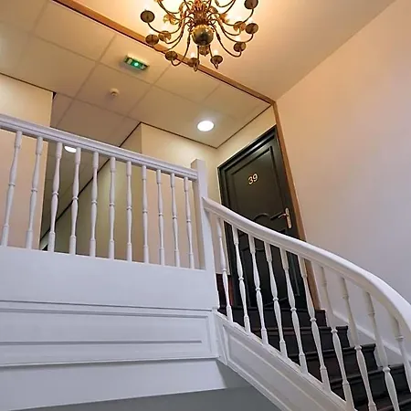 فندق - Restaurant Au Tonnelier بيرج