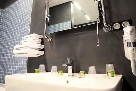 - Restaurant Au Tonnelier Hotel