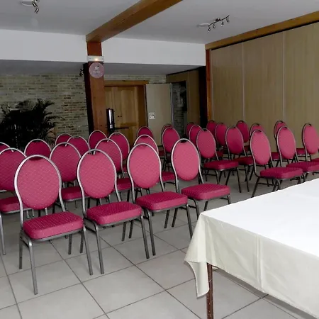 - Restaurant Au Tonnelier Hotel 3*